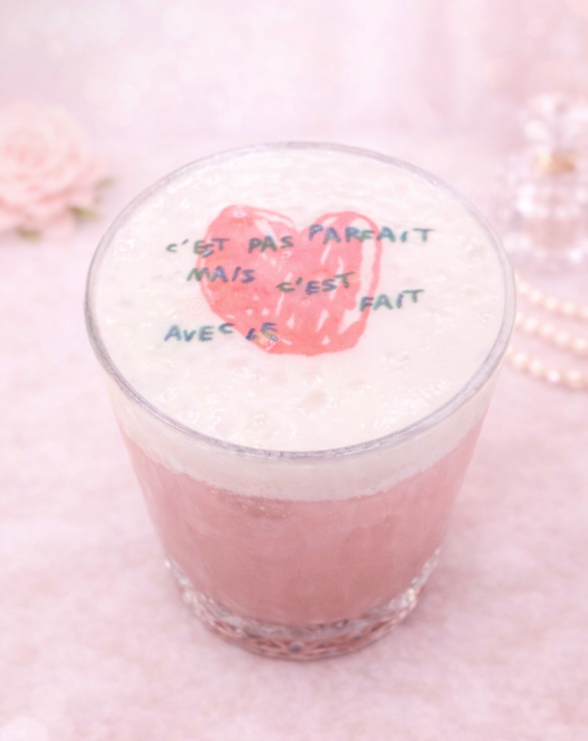 Cocktail rose avec message imprimé